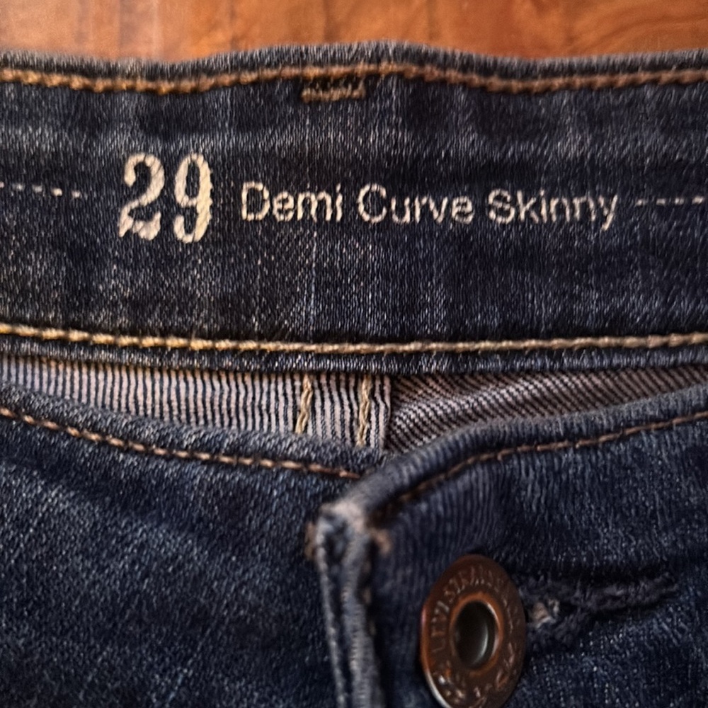 Levi’s Demi Curve Skinny Jeans - Picture 3 of 8